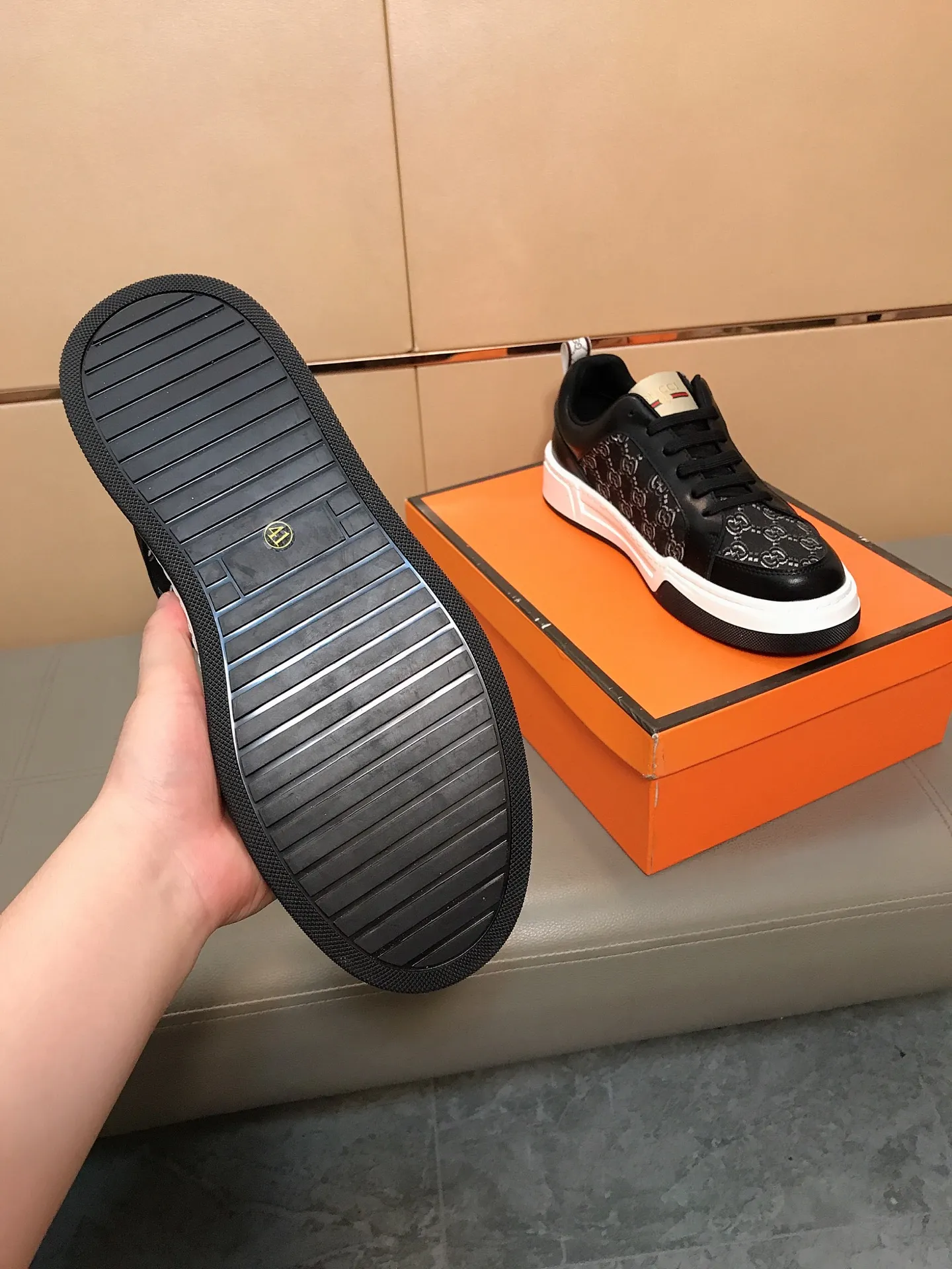 Ex-factory price 400 ⌚️⌚️[GUCCI] Gucci men’s casual shoes are absolutely popular 🔥The ultimate matching item for trendy men! Irresistible charm of super texture, the main recommendation, the upper is made of high-quality cowhide + printed fabric, sheep lining feet, wear-resistant rubber sole, noble and elegant! Extremely comfortable🎁🎁You can be as handsome as you want💪 Size 38-44!